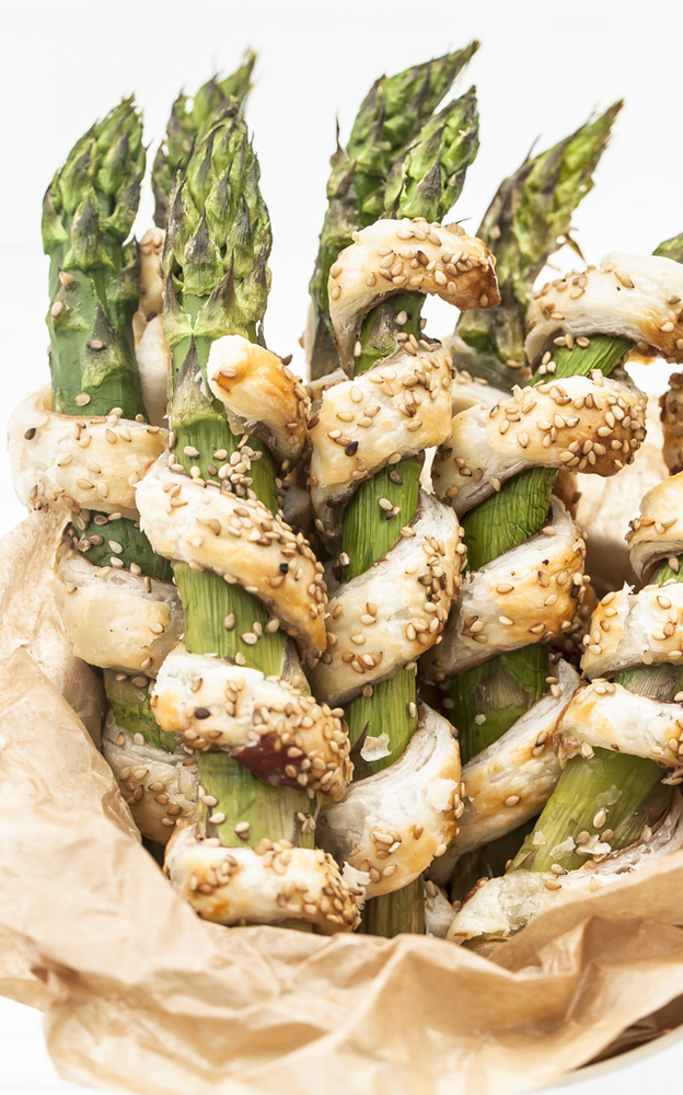Rezeptbild: Spargelstangen mit Blätterteig und Schinken