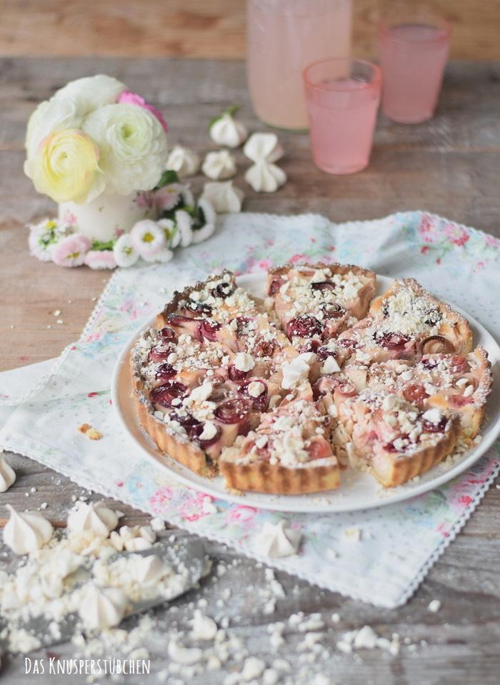 Rezeptbild: Rhabarber Cheesecake Tarte mit Baiserknusper