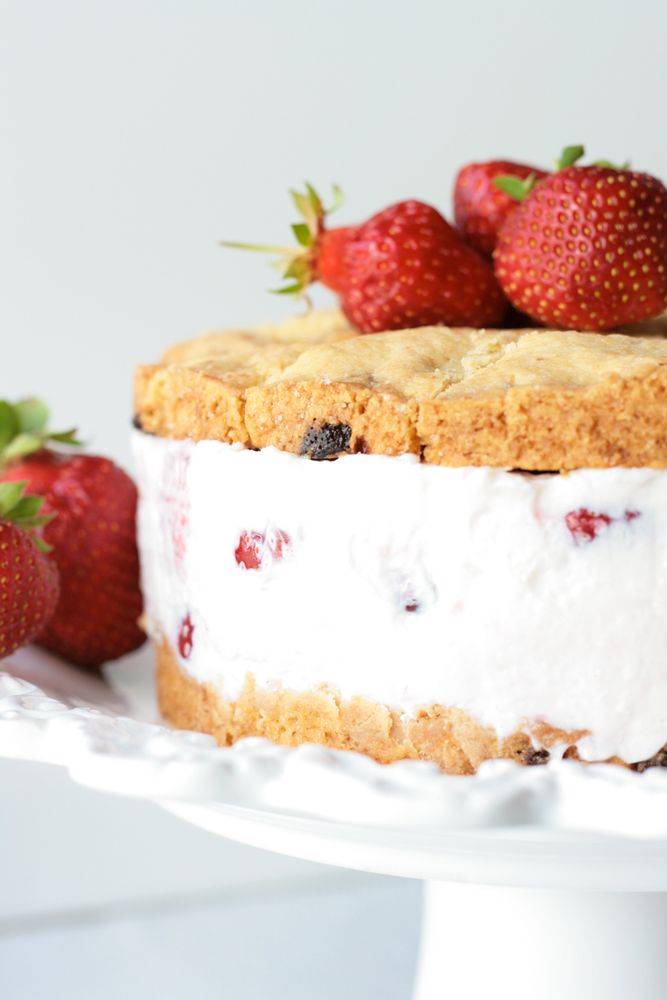 Rezeptbild: Cookie-Sandwich mit Erdbeeren - XXL