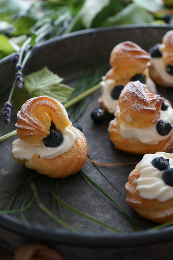 Rezeptbild: Mini Windbeutel mit Weißer-Schokoladencreme