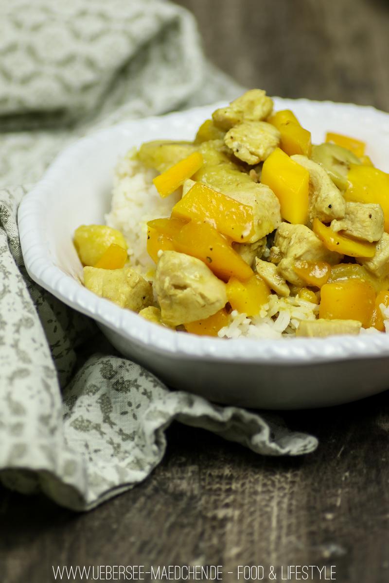 Rezeptbild: Hähnchen-Curry mit Banane und Mango