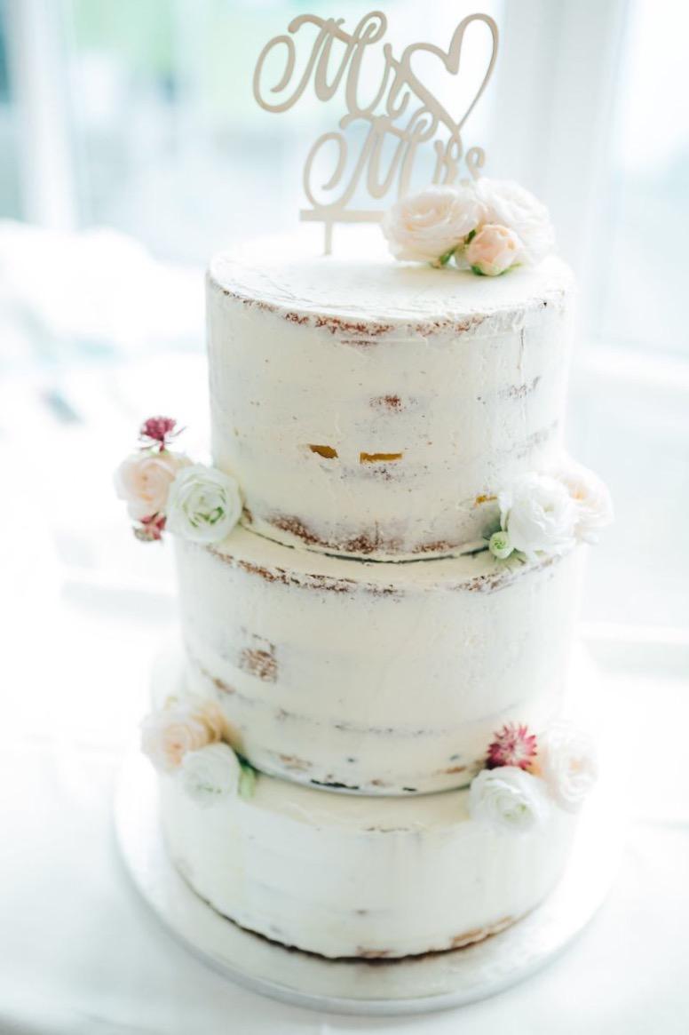 Rezeptbild: Semi-Naked-Hochzeitstorte