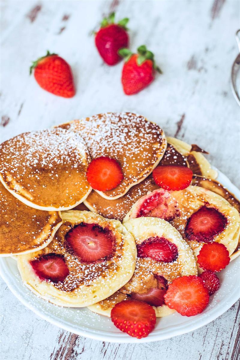 Rezeptbild: JOGHURT PLÄTZCHEN MIT ERDBEEREN