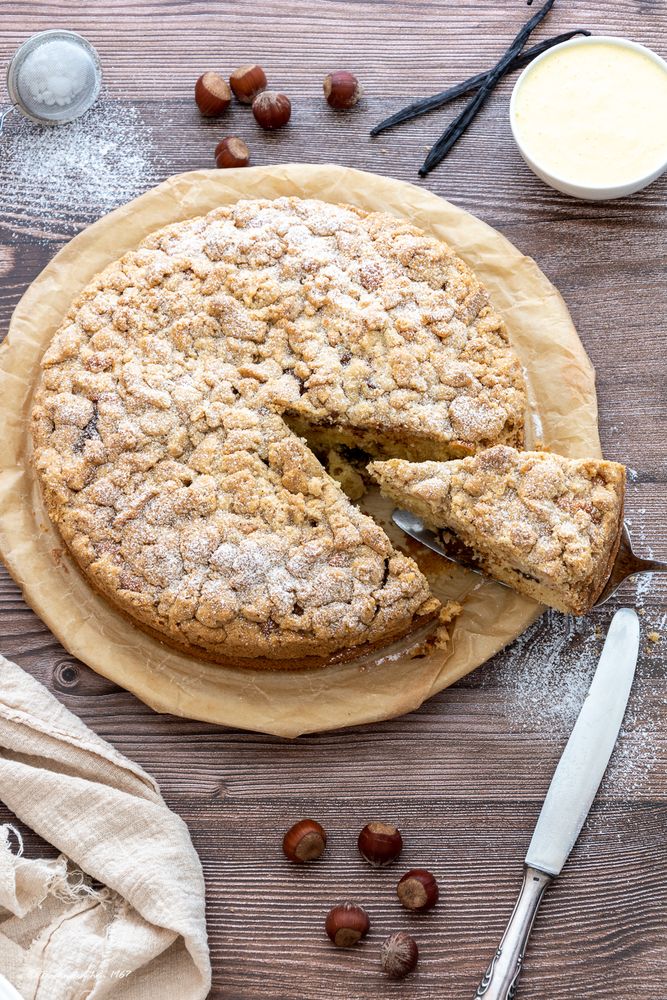 Rezeptbild: Haselnuss-Streuselkuchen mit Nougatfüllung