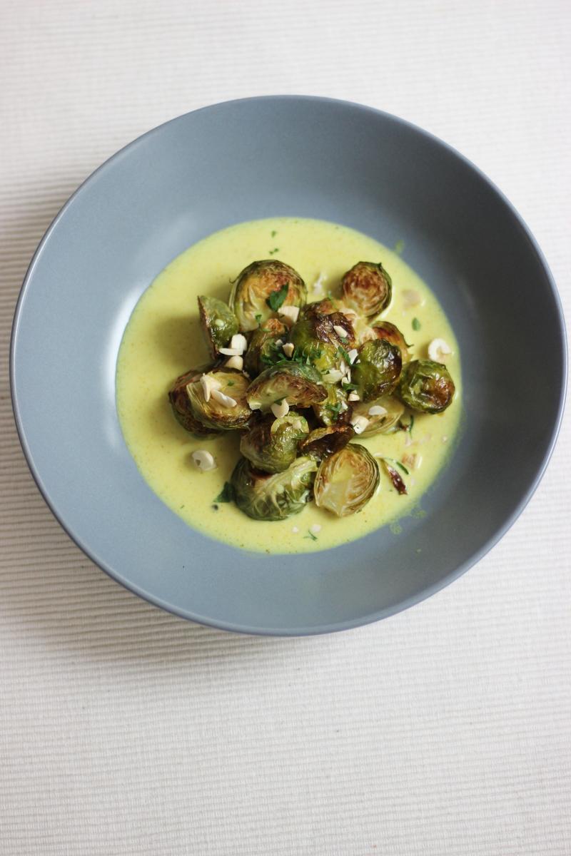 Rezeptbild: Rosenkohl-Curry mit Mandarine und ofengeröstetem Rosenkohl