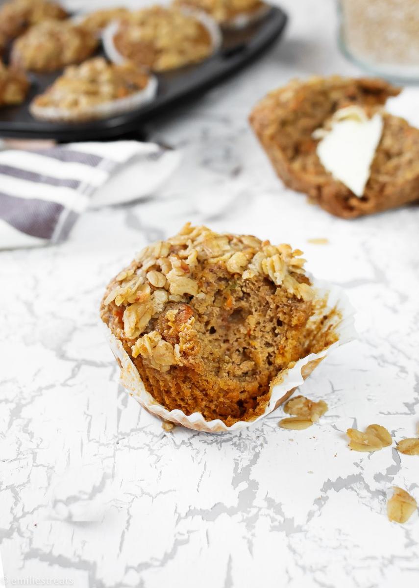 Rezeptbild: Hafermuffins mit Kleie & Karotte (vegan)
