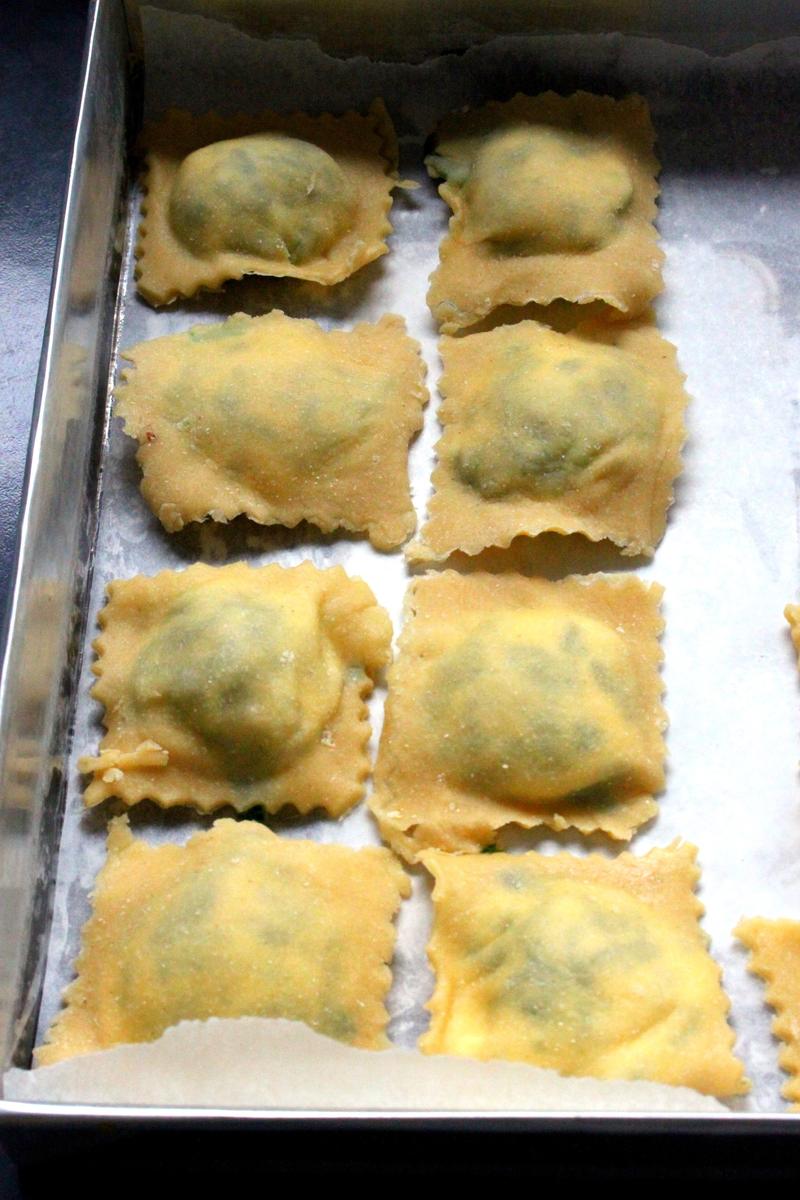 Rezeptbild: Selbstgemachte Ravioli mit Ricotta und Spinat Fuellung