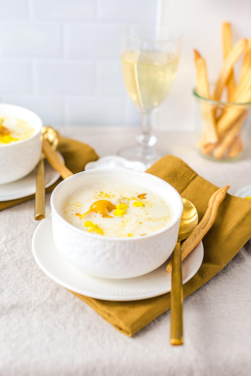 Rezeptbild: Spargelcremesuppe mit Vanilletomaten