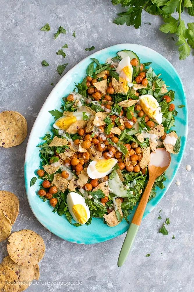 Rezeptbild: Kichererbsen-Tahini-Salat mit Tortillachips