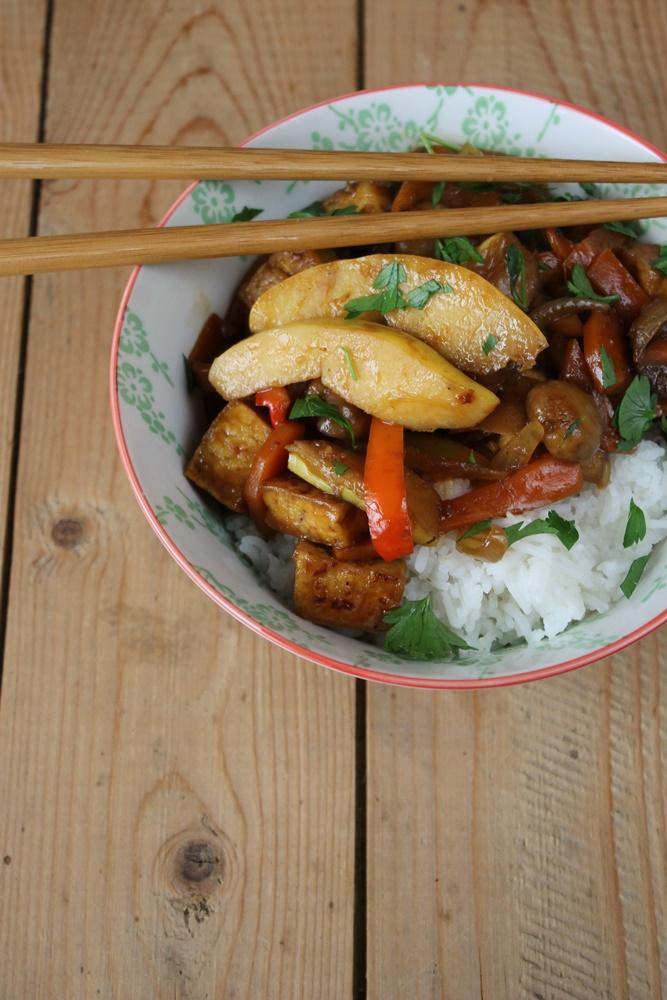 Rezeptbild: Gebratenes Gemüse mit Tofu und Quitten