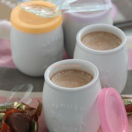 Rezeptbild: hausgemachter Joghurt mit Karamell