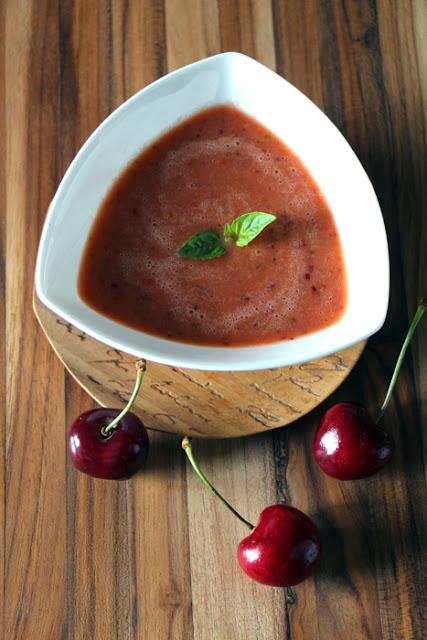 Rezeptbild: Gazpacho mit Kirschen