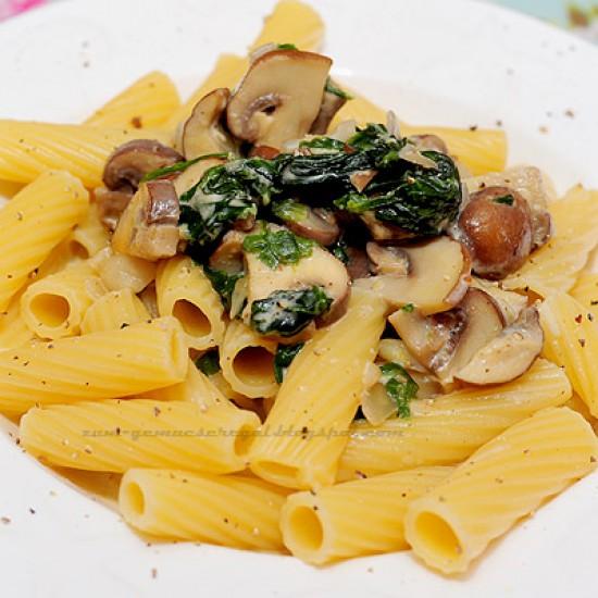 Rezeptbild: Champignon Spinat Sauce mit Pasta