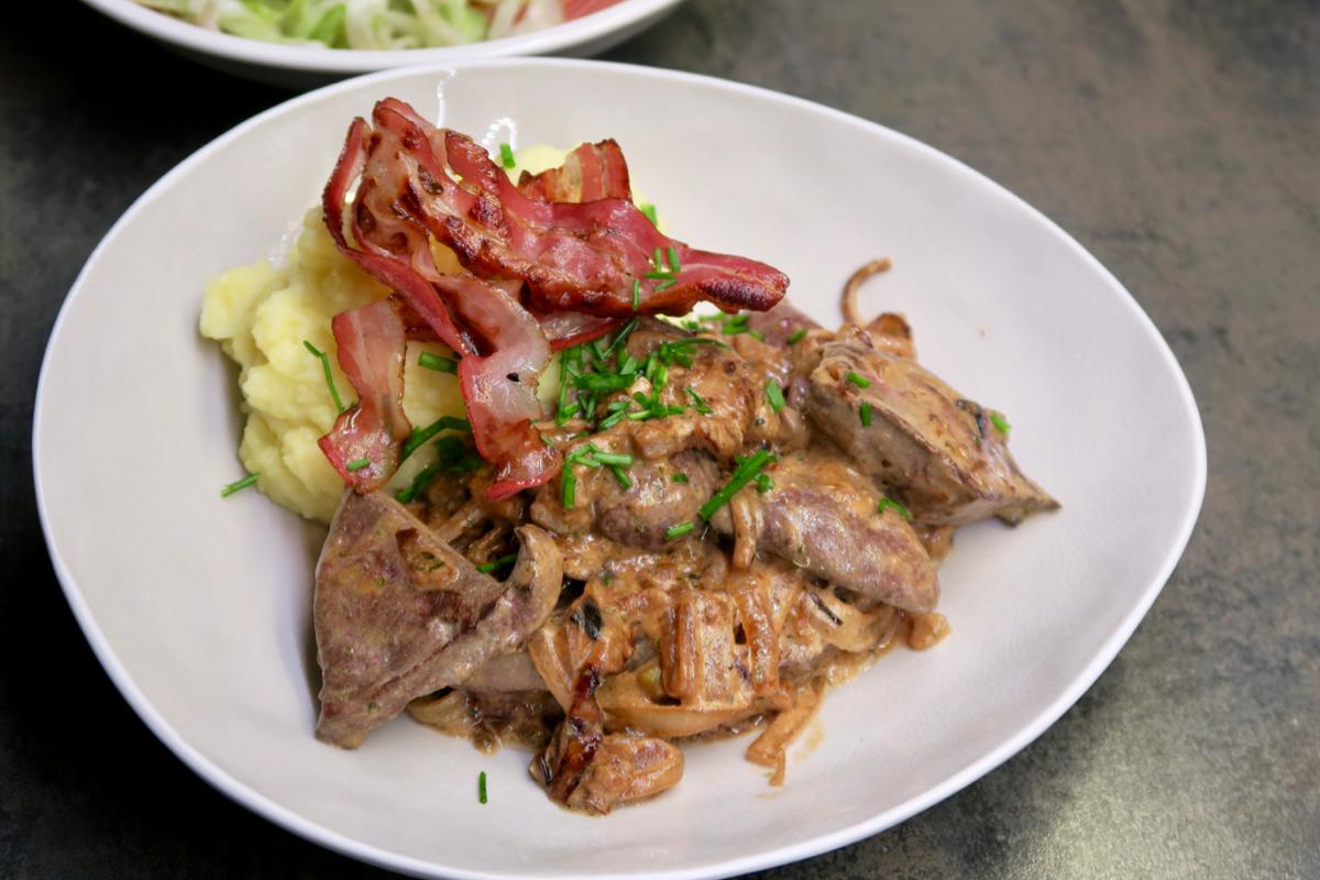 Rezeptbild: Geröstete Leber mit Erdäfelpüree