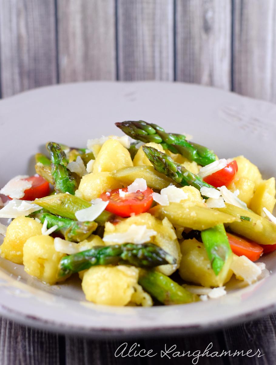Rezeptbild: Schnelle Spargel-Gnocchi-Pfanne
