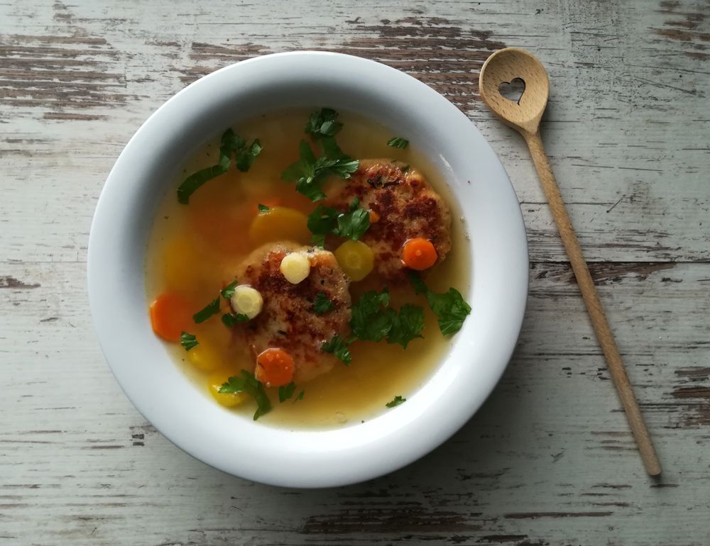 Rezeptbild: Gemüsesuppe mit Bergkasknödel