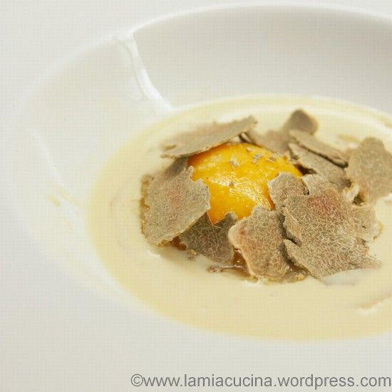Rezeptbild: Eigelb mit Sellerie und Albatrüffeln