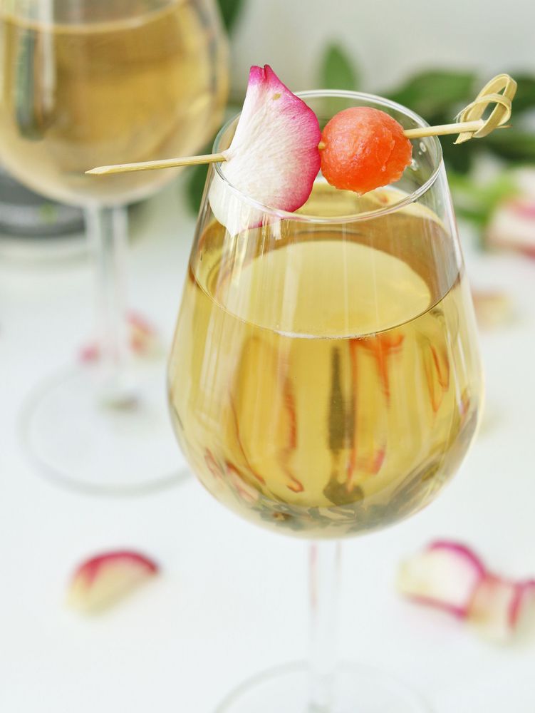 Rezeptbild: Vanilla Rose Sprizz