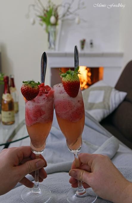 Rezeptbild: Romantiesches Erdbeersorbet mit Sekt