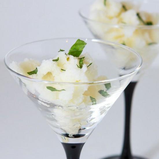 Rezeptbild: Zitronensorbet mit Minze