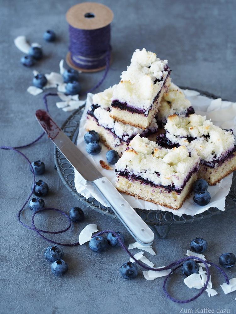 Rezeptbild: Blaubeer-Kokos-Schnitten