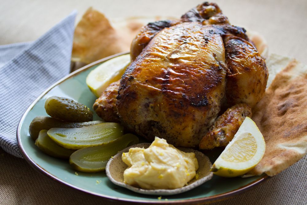 Rezeptbild: Brathuhn und Zitronenzesten-Mayonnaise