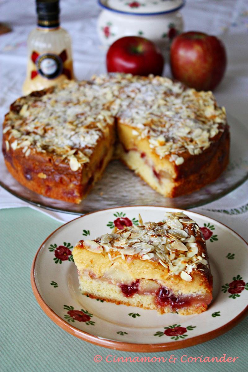 Rezeptbild: Apfelkuchen mit Preiselbeeren & Eierlikör Schmand Guss