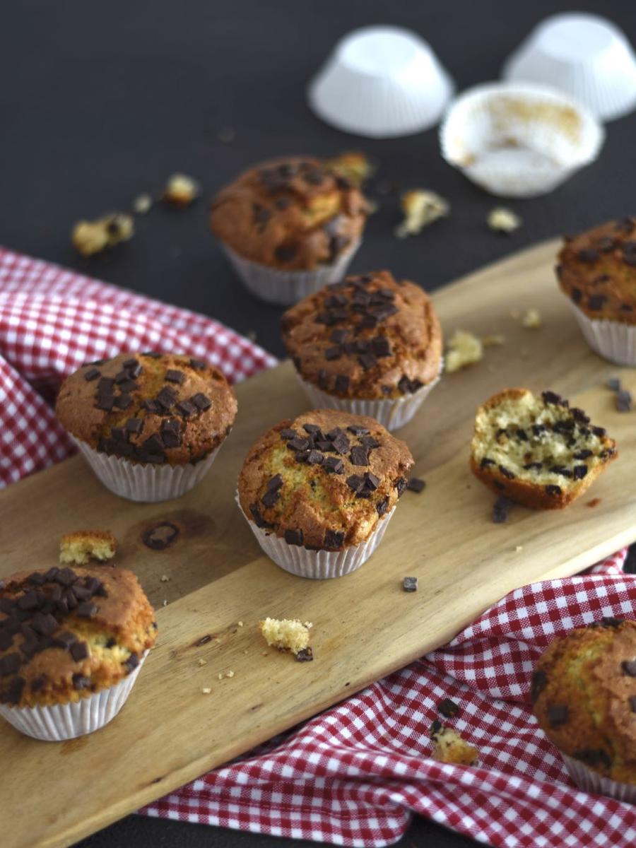 Rezeptbild: STRACIATELLA-MUFFINS MIT SCHOKOSTREUSELN