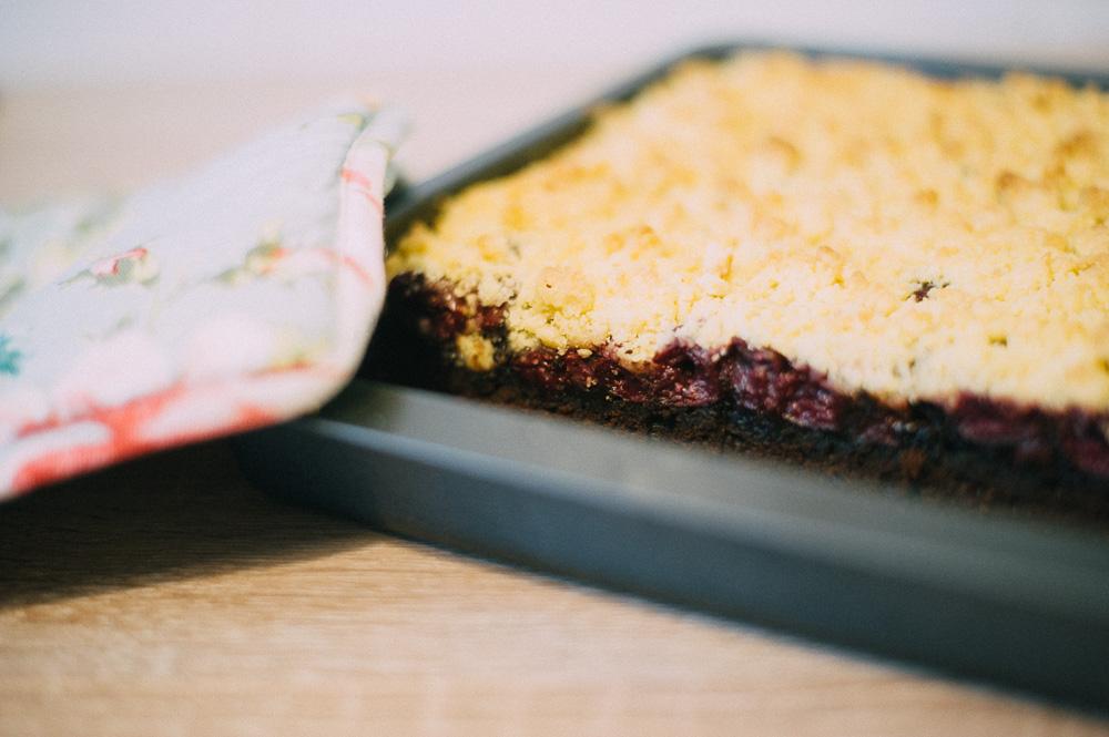Rezeptbild: BEERENSTREUSEL-BROWNIES