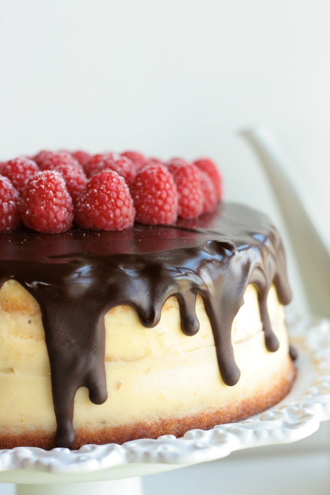 Rezeptbild: Dripping-Cake á la Donauwelle mit Himbeeren