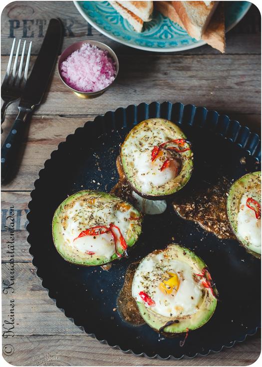 Rezeptbild: Gebackene Eier in der Avocado