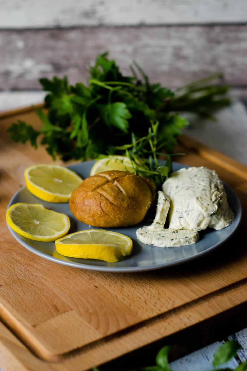 Rezeptbild: Zitronen-Estragon Butter