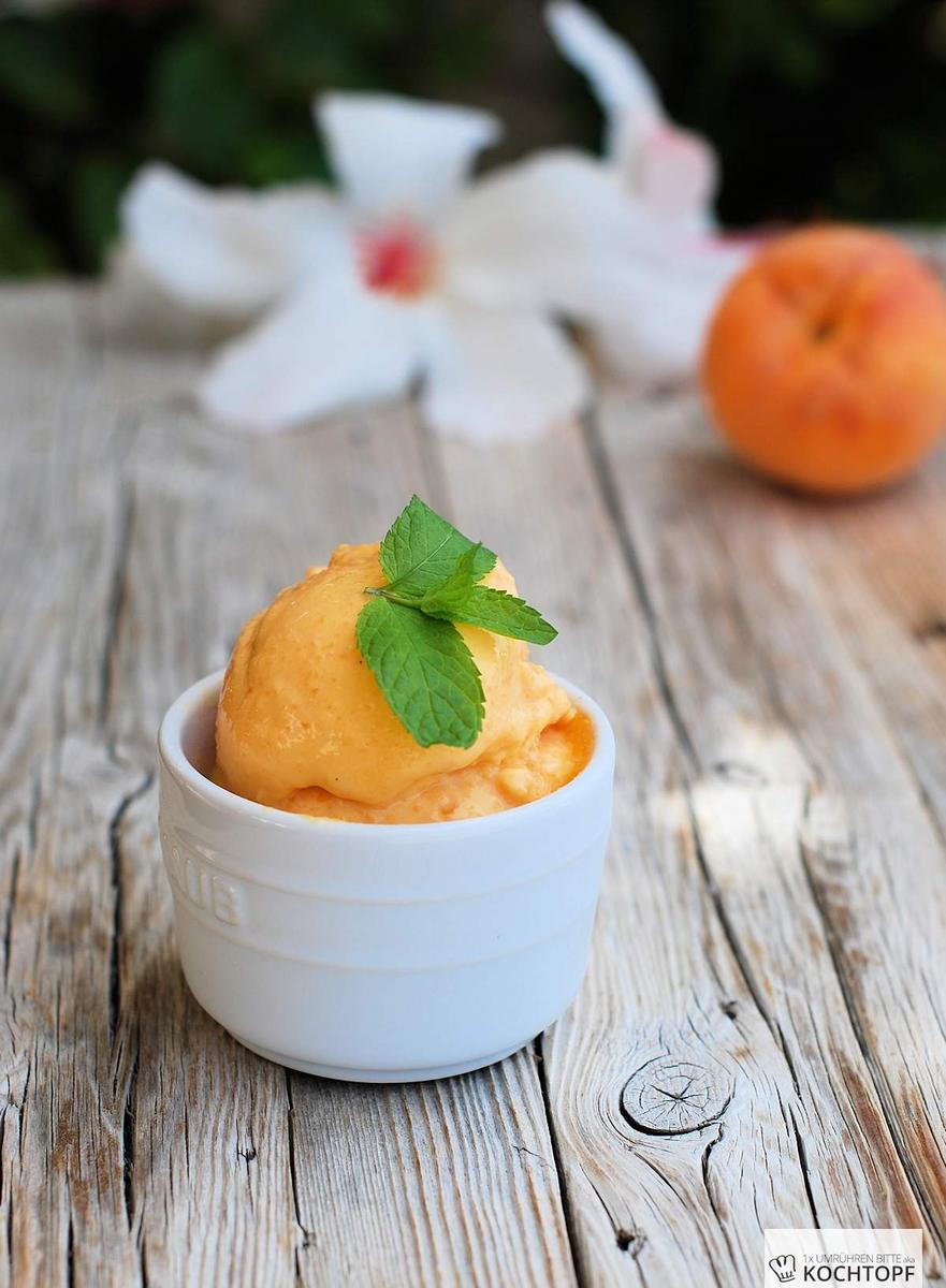 Rezeptbild: Pfirsich-Joghurt-Blitzeis