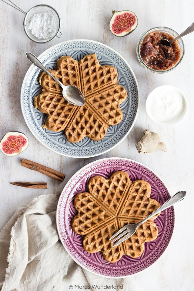 Rezeptbild: Lebkuchen-Waffeln mit Feigen-Mandelmarmelade