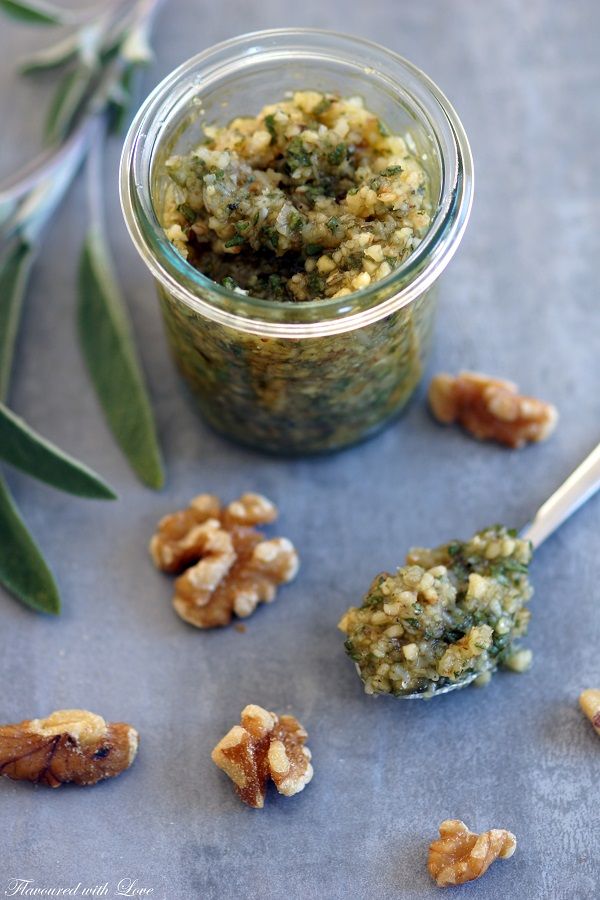 Rezeptbild: Salbei-Walnuss-Pesto