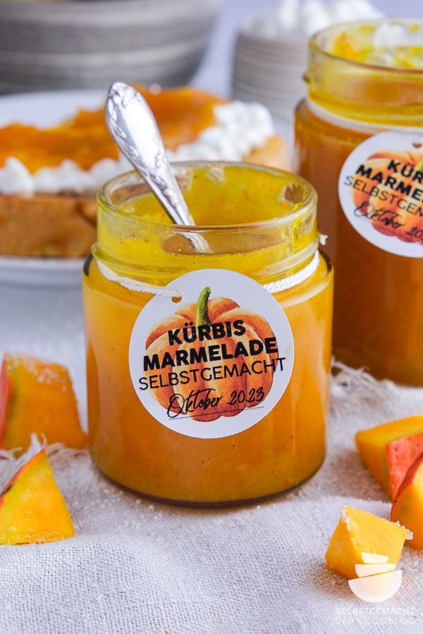 Rezeptbild: Schnelle Kürbismarmelade mit Apfel mit Freebie Etiketten