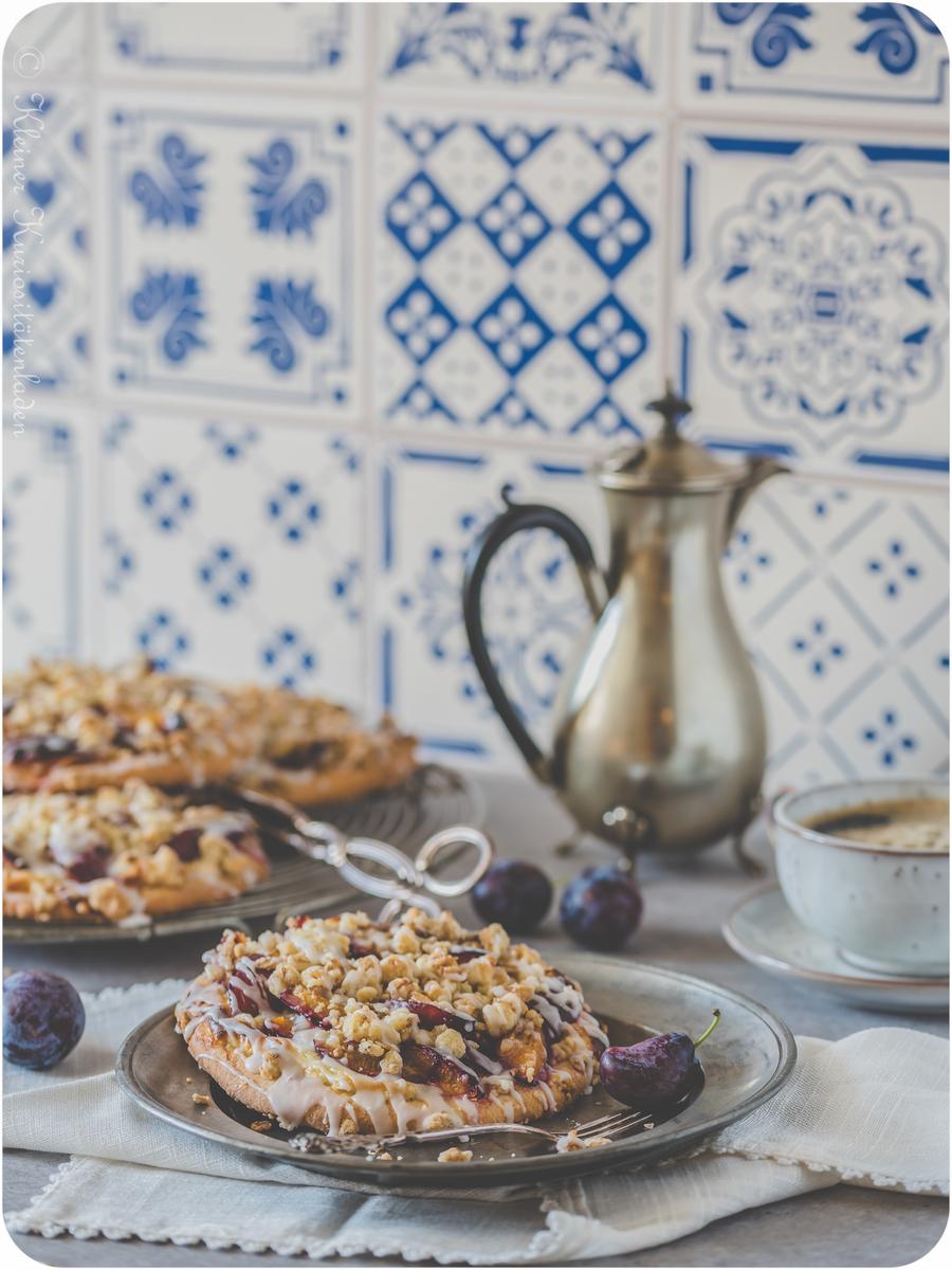 Rezeptbild: Streuselschnecken mit Zwetschen