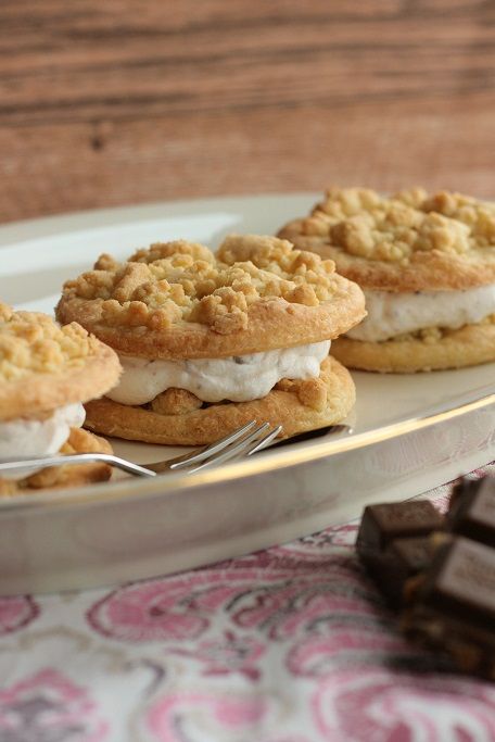 Rezeptbild: Sahnige Schoko-Streusel-Törtchen