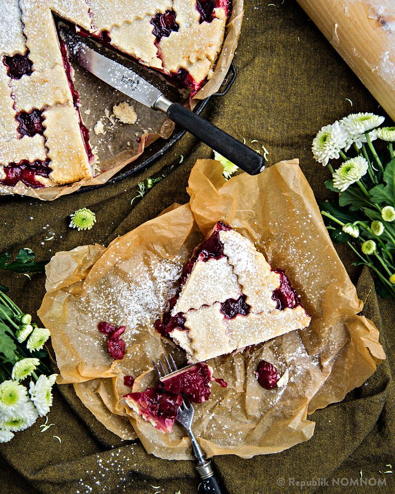 Rezeptbild: Sour Cherry Pie / Fruchtige Weichsel Pie