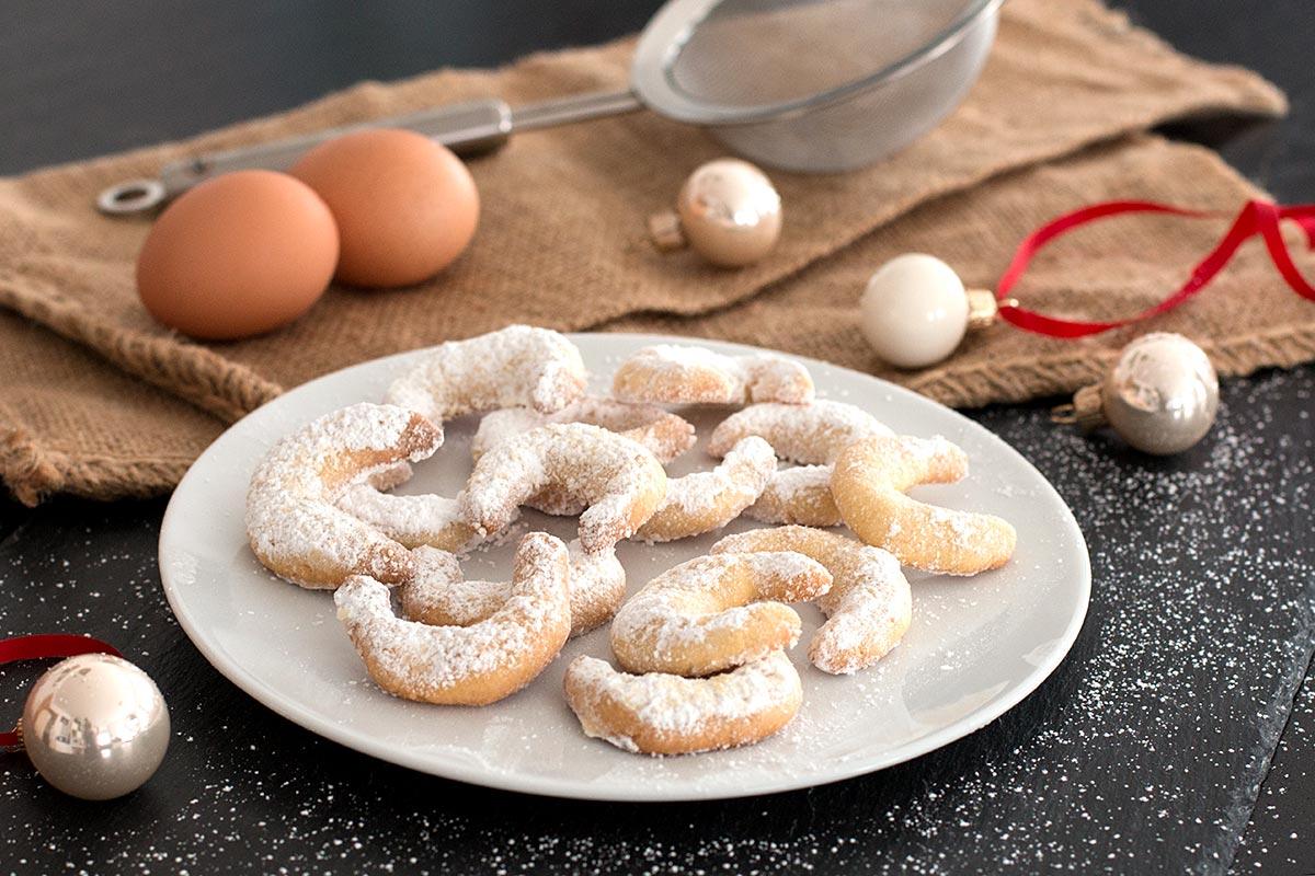 Rezeptbild: Einfache und leckere Vanillekipferl
